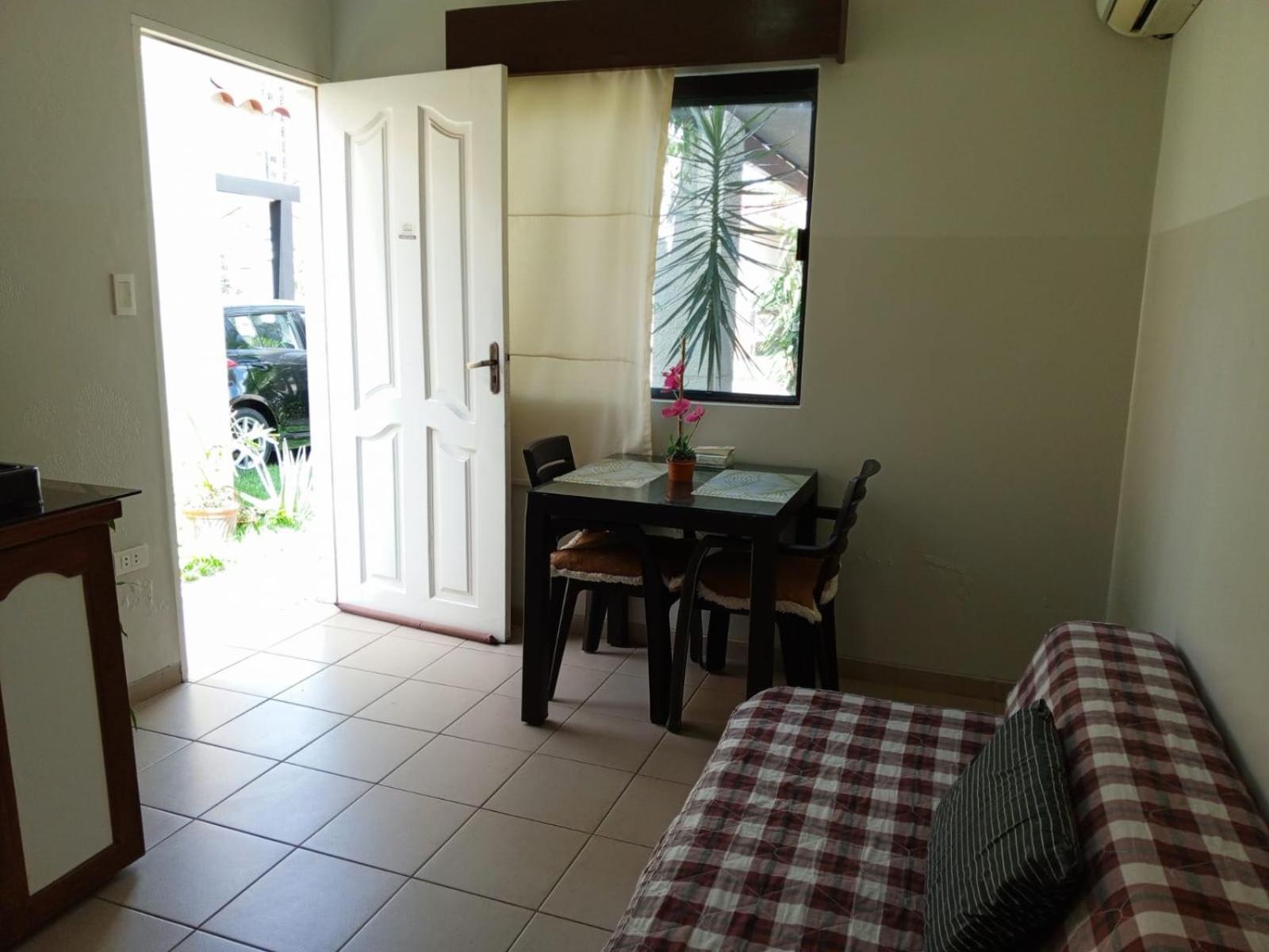 Pequeno Y Acogedor Departamento Con Garaje Y Recibe Pequenos Peluditos 圣克鲁斯 外观 照片